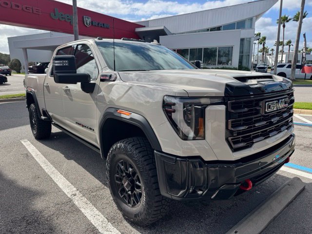 Used 2026 GMC Sierra 2500 AT4X w/ LPO, Black Badging Package AWD/4WD image 2