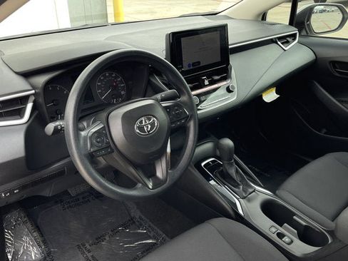 Used 2025 Toyota Corolla LE FWD image 11