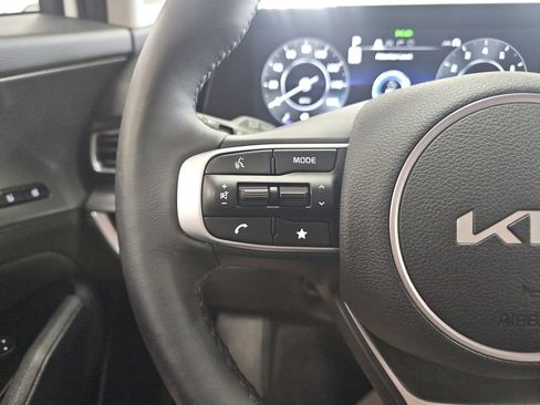 Used 2025 Kia Sportage SX image 15