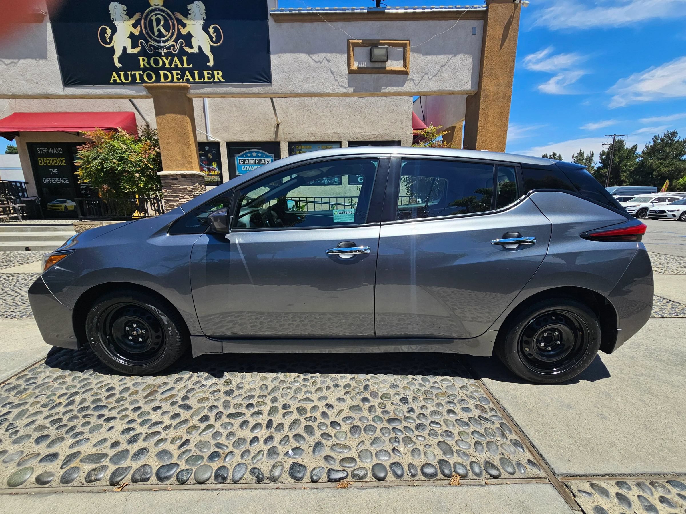 Used 2024 Nissan Leaf S FWD image 8