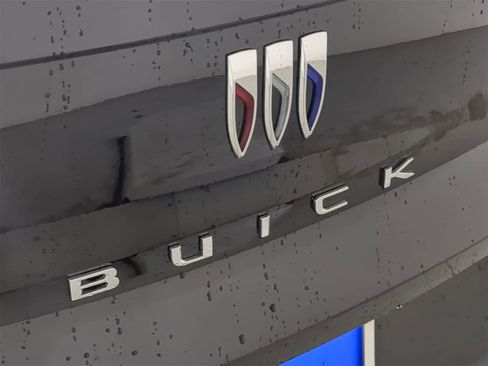 Used 2025 Buick Envista Preferred w/ Advanced Safety Package image 10