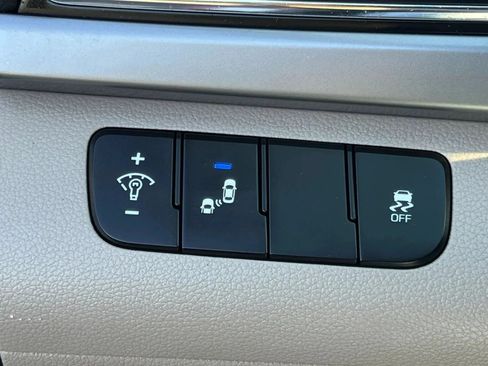 Used 2018 Hyundai Elantra SEL FWD image 28