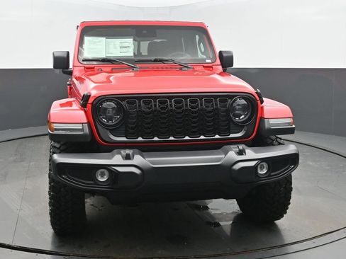 Used 2024 Jeep Gladiator Sport image 8