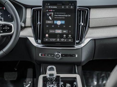 New 2026 Volvo XC90 B6 Plus w/ Protection Package Premier image 21