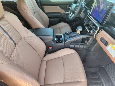 New 2026 Toyota 4Runner Limited AWD/4WD image 13