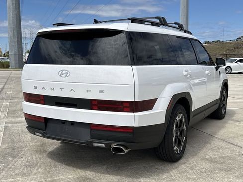 Used 2025 Hyundai Santa Fe SEL FWD image 11