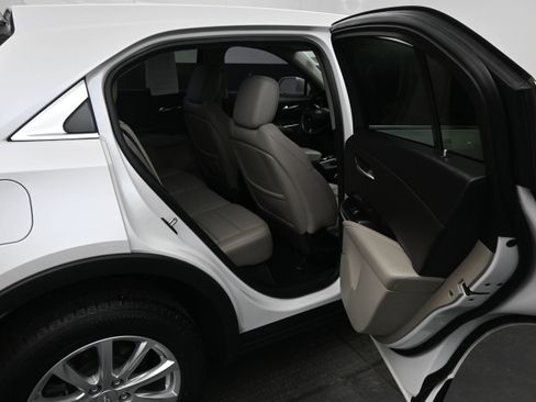 Used 2019 Cadillac XT4 Luxury FWD image 11