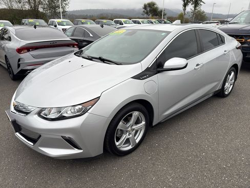Used 2018 Chevrolet Volt LT w/ Comfort Package image 19