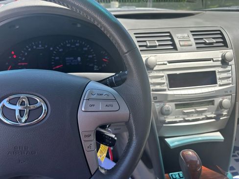 Used 2011 Toyota Camry XLE w/ XLE Extra-Value Pkg #2 FWD image 15