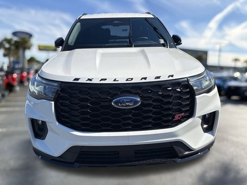 Certified 2025 Ford Explorer ST image 10