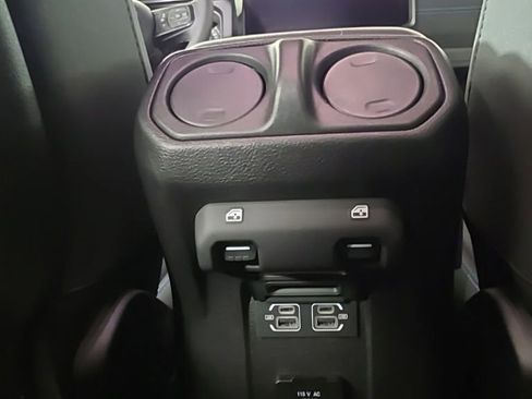 Used 2025 Jeep Wrangler Unlimited Rubicon 4xe w/ Convenience Group AWD/4WD image 32