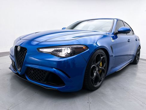 Used 2018 Alfa Romeo Giulia Quadrifoglio w/ Driver Assist Dynamic Package image 15