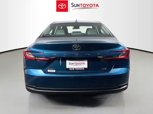 Used 2026 Toyota Camry LE image 5