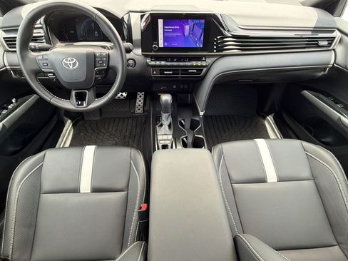 Used 2025 Toyota Camry SE w/ Convenience Package FWD image 15