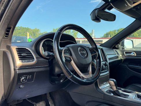 Used 2017 Jeep Grand Cherokee Limited AWD/4WD image 14