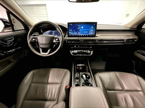 Used 2023 Lincoln Corsair Reserve w/ Jet Appearance Package AWD/4WD image 18