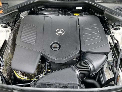 Used 2026 Mercedes-Benz GLC 300 4MATIC image 9