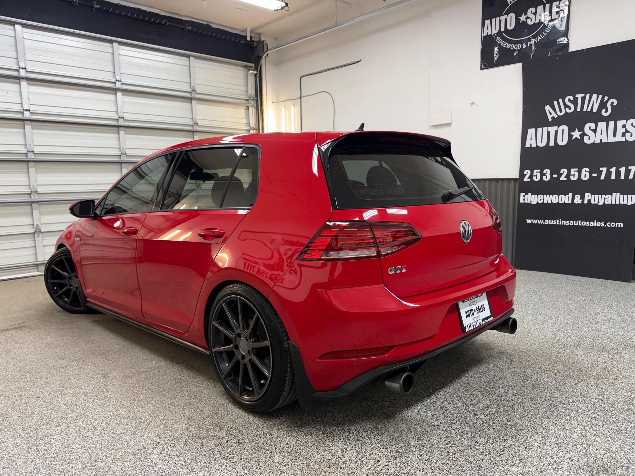 Used 2018 Volkswagen GTI S FWD image 4