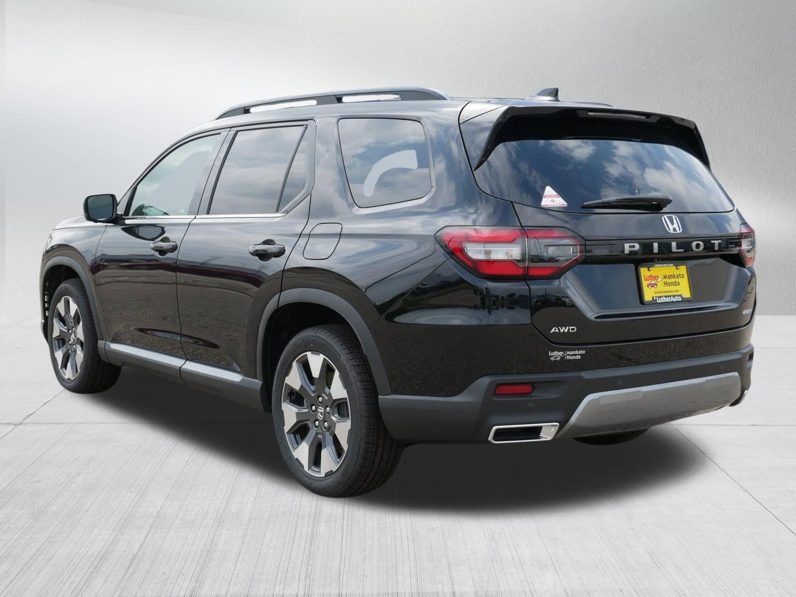 New 2026 Honda Pilot Elite image 3