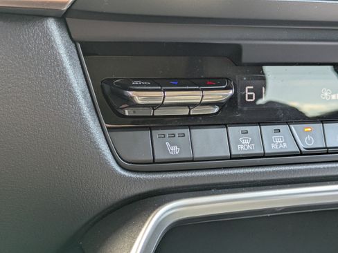 Used 2025 MAZDA CX-70 Plug-In Hybrid w/ Premium Pkg image 31