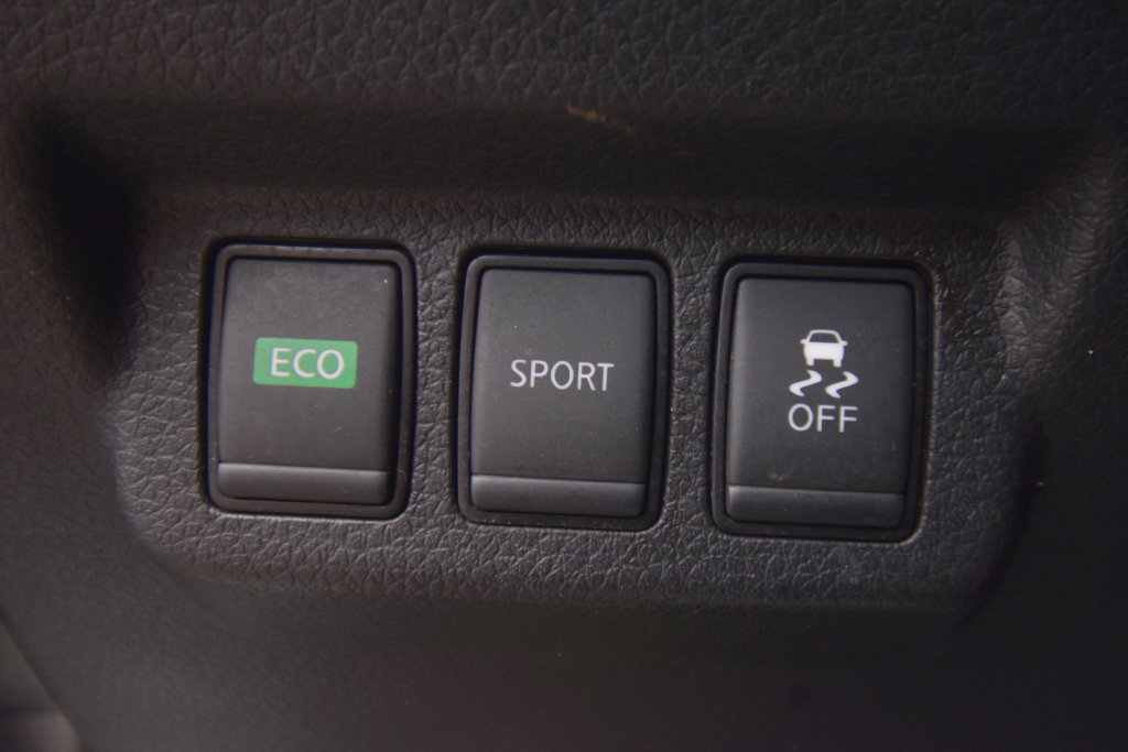 Used 2018 Nissan Sentra SV w/ Premium Package (P01) FWD image 33