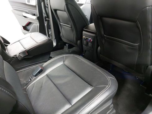 Used 2022 Ford Explorer Limited image 11