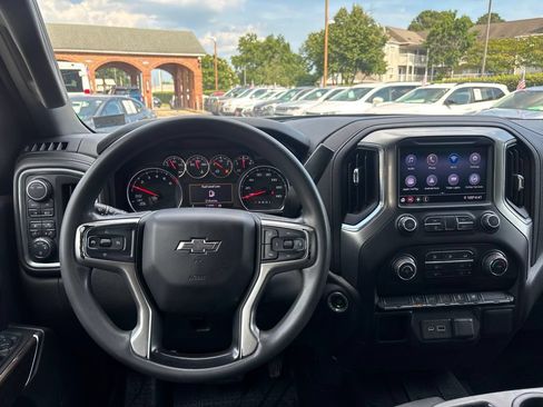 Used 2020 Chevrolet Silverado 1500 RST w/ RST Value Package AWD/4WD image 17