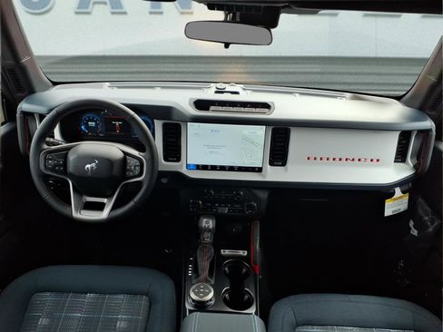 New 2026 Ford Bronco Heritage Edition image 6