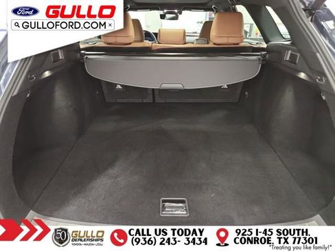 Used 2025 Toyota Crown Signia Limited image 11