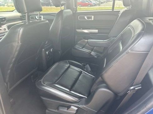 Used 2021 Ford Explorer XLT w/ Equipment Group 202A AWD/4WD image 32