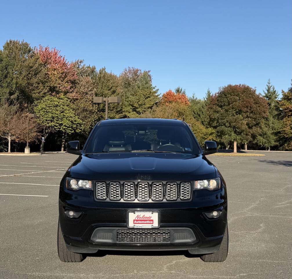 Used 2017 Jeep Grand Cherokee Altitude AWD/4WD image 8