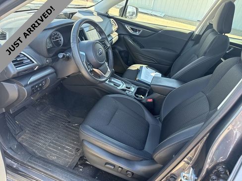 Used 2023 Subaru Forester Premium image 12