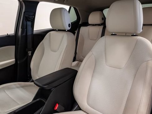 Used 2023 Buick Encore GX Preferred w/ Cold Weather Comfort Package FWD image 9