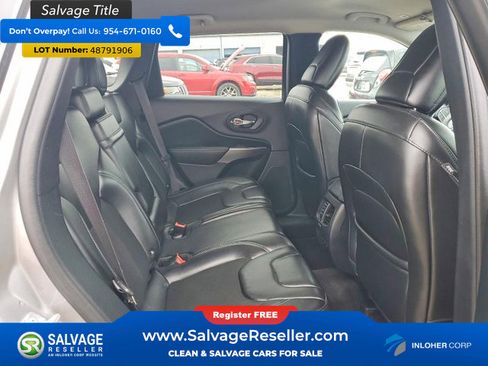 Used 2019 Jeep Cherokee Latitude Plus FWD image 15