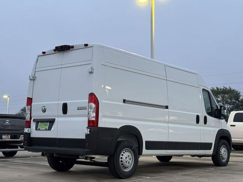 New 2025 RAM ProMaster 2500 w/ Convenience Group FWD image 4