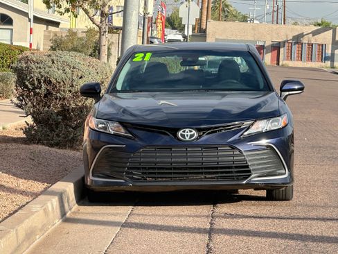 Used 2021 Toyota Camry LE w/ Carpet Mat Package (TMS) image 2