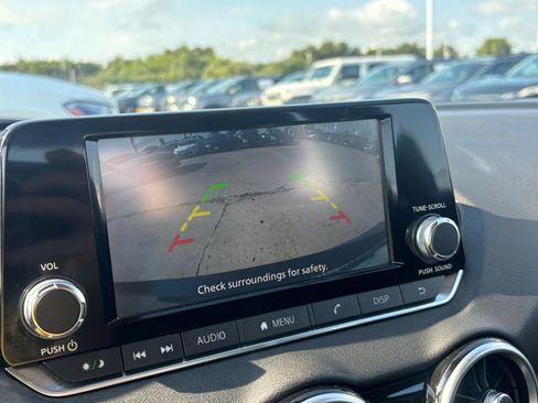 Used 2025 Nissan Sentra S FWD image 21