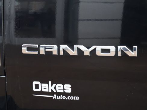 Used 2016 GMC Canyon SLE w/ SLE Convenience Package image 21