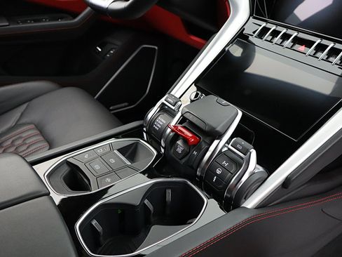 Used 2024 Lamborghini Urus S AWD/4WD image 36