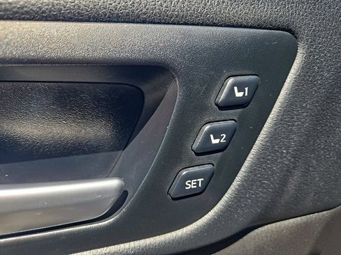 Used 2018 Toyota Highlander Limited Platinum AWD/4WD image 27