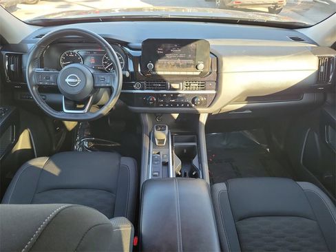 Certified 2024 Nissan Pathfinder SV w/ Black Appearance Package image 9