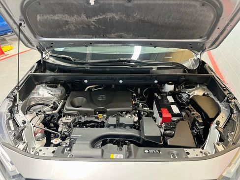 Used 2025 Toyota RAV4 XLE AWD/4WD image 29