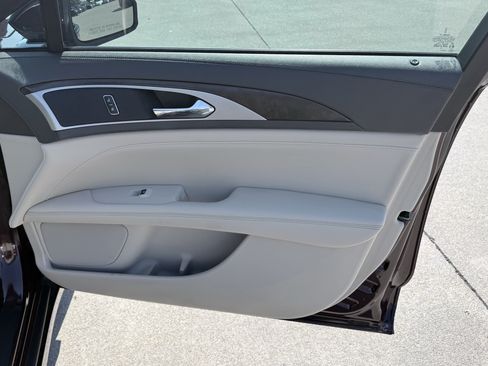 Used 2017 Lincoln MKZ Reserve FWD image 33