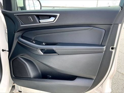 Used 2016 Ford Edge Titanium w/ Equipment Group 302A AWD/4WD image 12