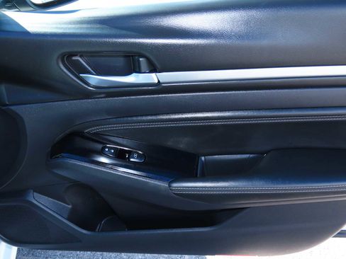 Used 2020 Nissan Altima 2.0 Platinum image 22