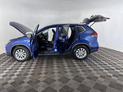 Used 2018 Nissan Rogue SV w/ Sun & Sound Touring Package AWD/4WD image 9
