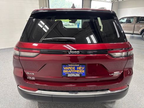 Used 2023 Jeep Grand Cherokee Limited w/ Trailer Tow Prep Group (B) AWD/4WD image 6