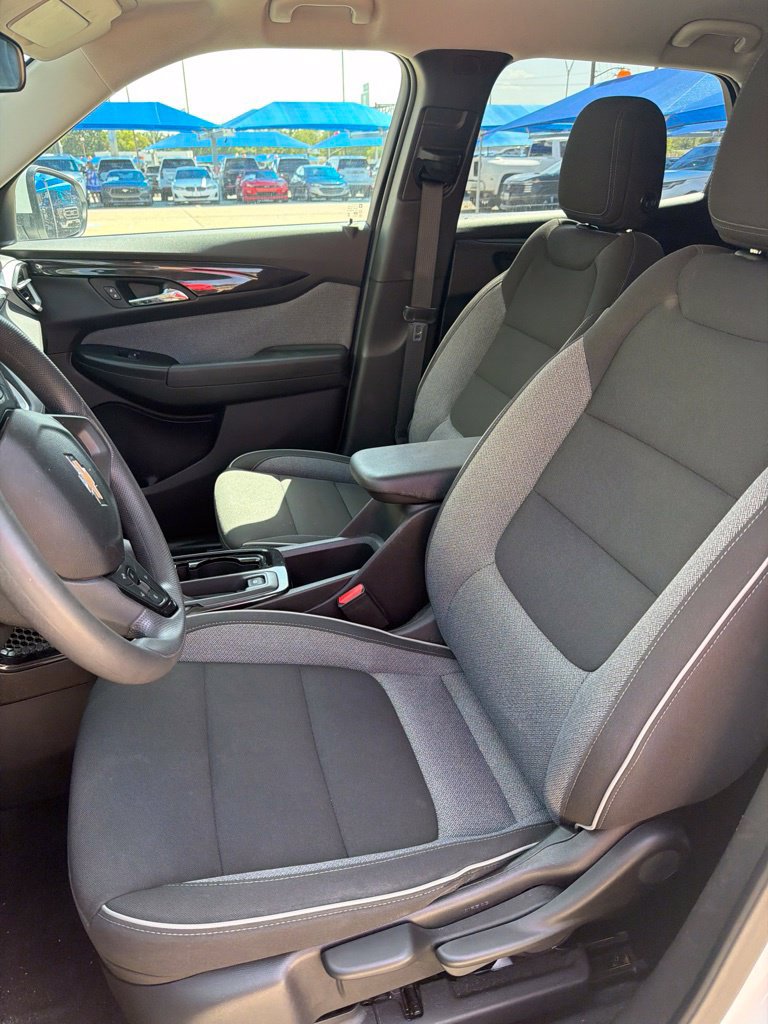 Used 2025 Chevrolet TrailBlazer LT FWD image 6
