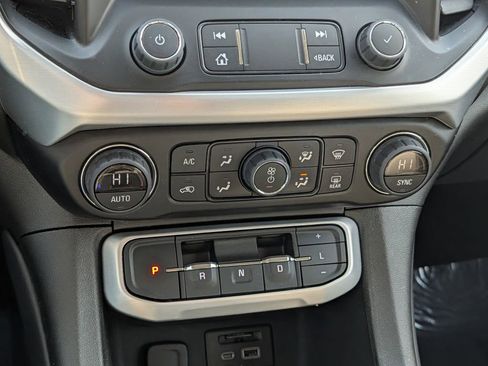 Used 2023 GMC Acadia SLT w/ Technology Package AWD/4WD image 41