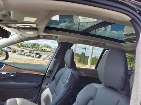 Certified 2025 Volvo XC90 T8 Core w/ Climate Package image 10